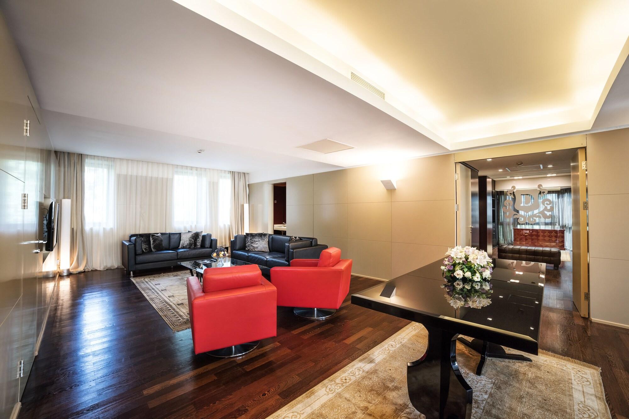 אלמטי The Dostyk Hotel מראה חיצוני תמונה