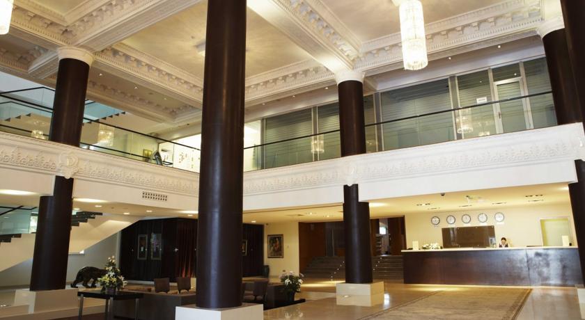 אלמטי The Dostyk Hotel מראה חיצוני תמונה