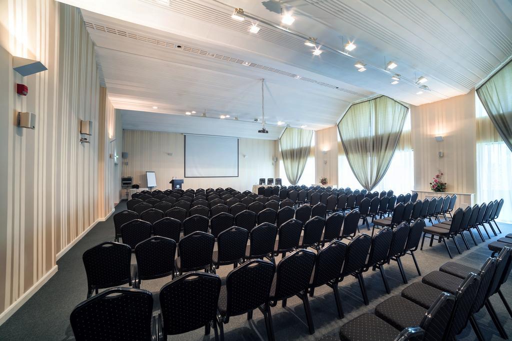 אלמטי The Dostyk Hotel מראה חיצוני תמונה