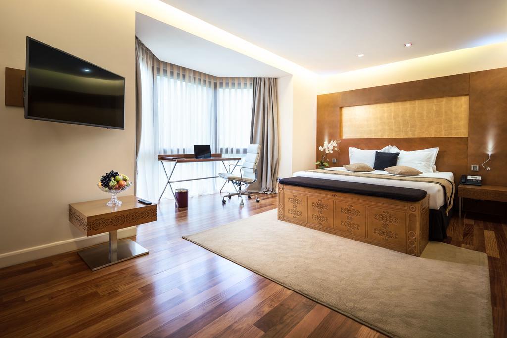 אלמטי The Dostyk Hotel מראה חיצוני תמונה