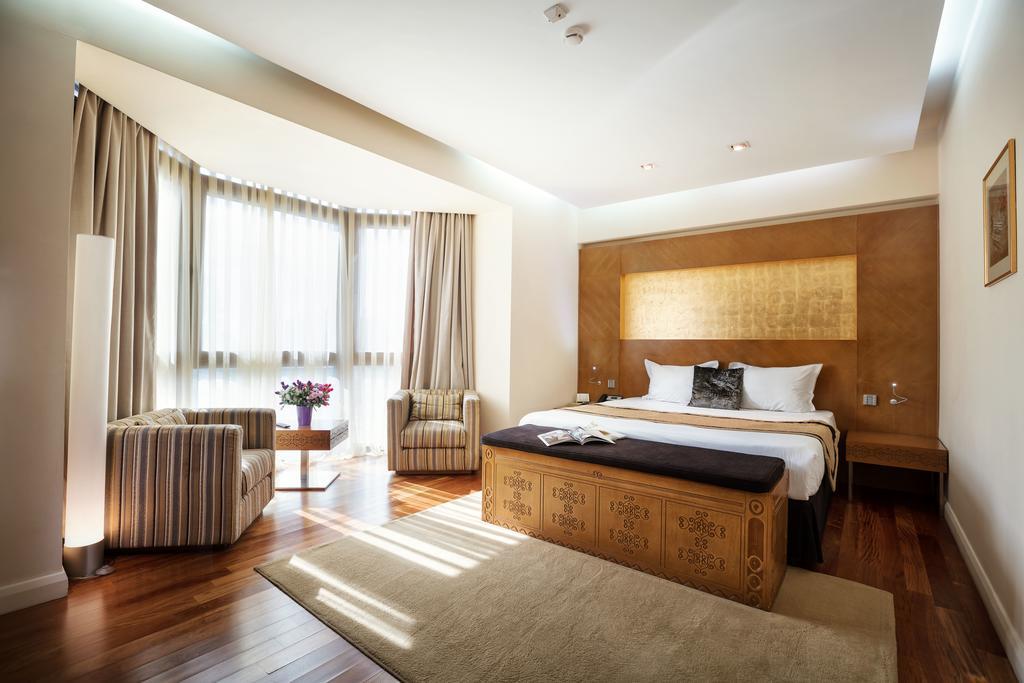 אלמטי The Dostyk Hotel מראה חיצוני תמונה