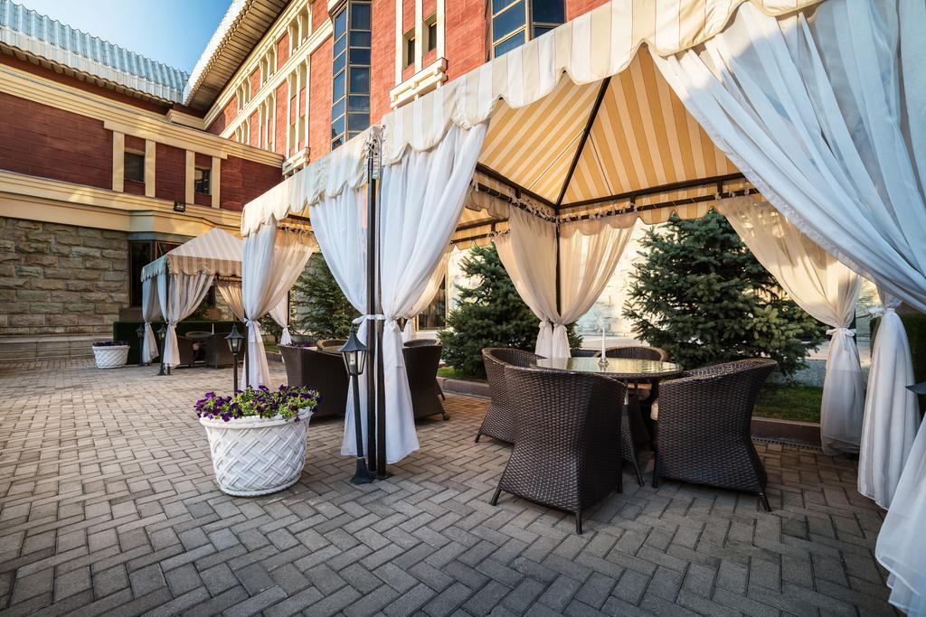 אלמטי The Dostyk Hotel מראה חיצוני תמונה