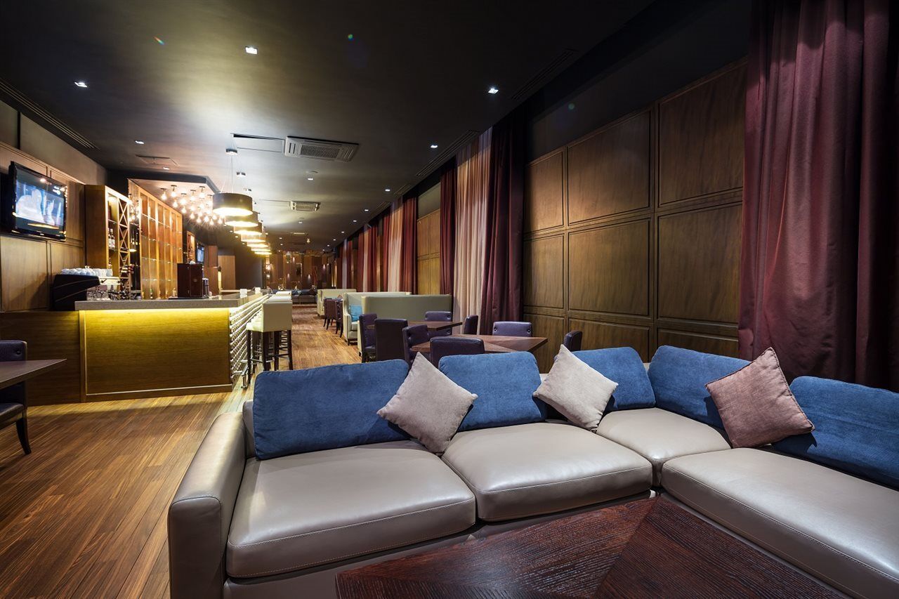 אלמטי The Dostyk Hotel מראה חיצוני תמונה